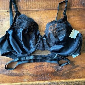 Vassarette Black Lace Underwire Bra